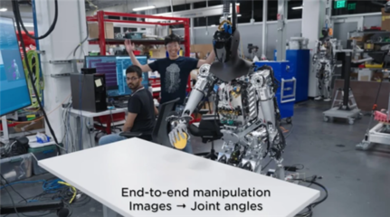 人形机器人亮相特斯拉门店 从擎天柱看智能机器人研发新浪潮